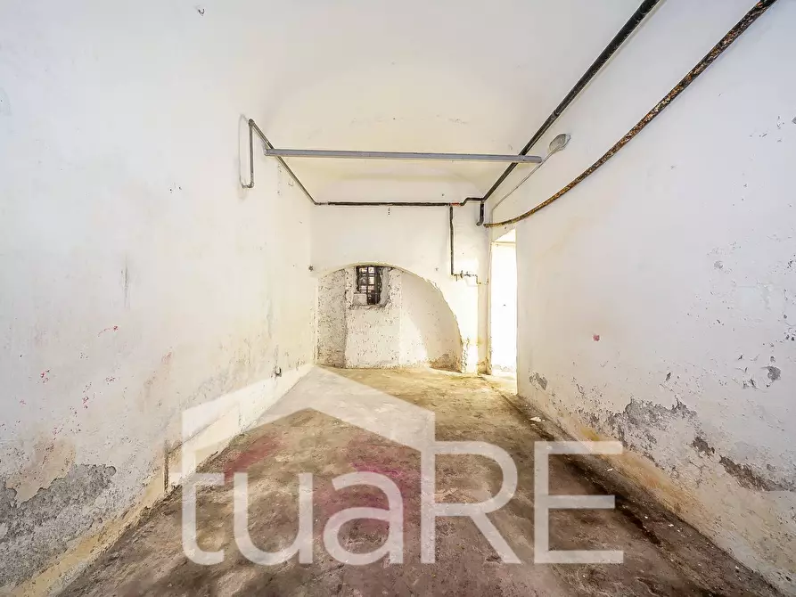 Immagine 13 di Negozio in vendita  in Via Po a Roma