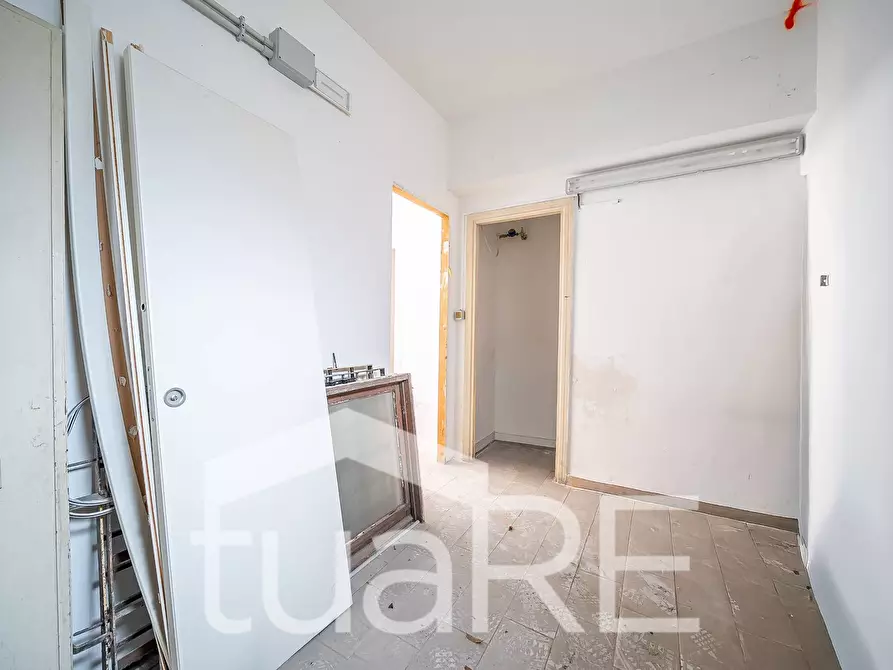 Immagine 21 di Negozio in vendita  in Viale Guglielmo Marconi a Roma