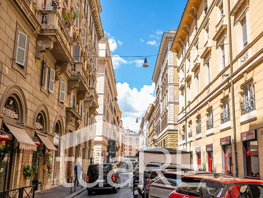 Immagine 6 di Negozio in vendita  in Via Muzio Clementi a Roma