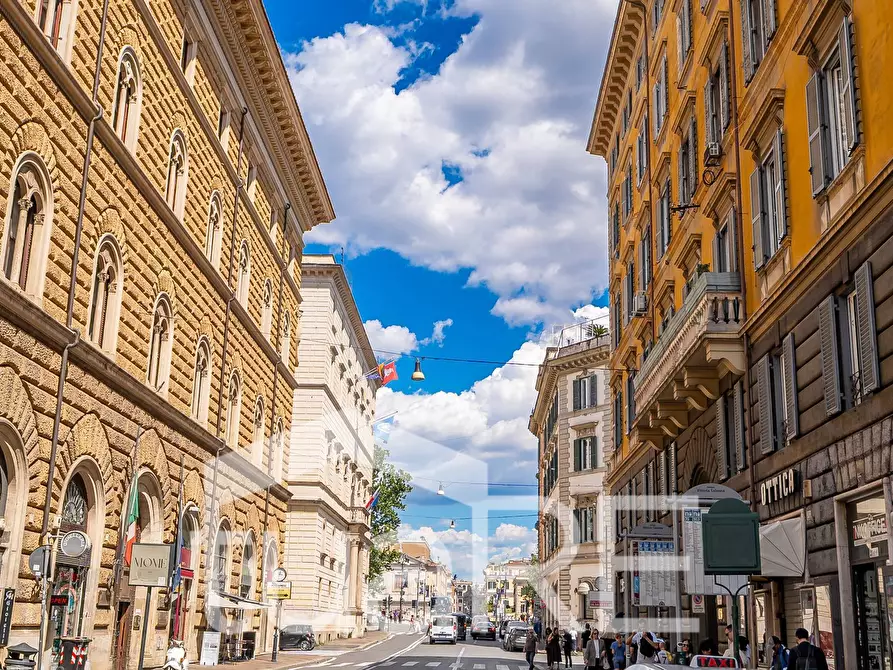 Immagine 21 di Negozio in vendita  in Via Muzio Clementi a Roma