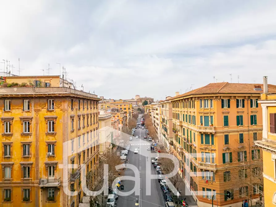 Immagine 12 di Appartamento in vendita  in Via Crescenzio a Roma