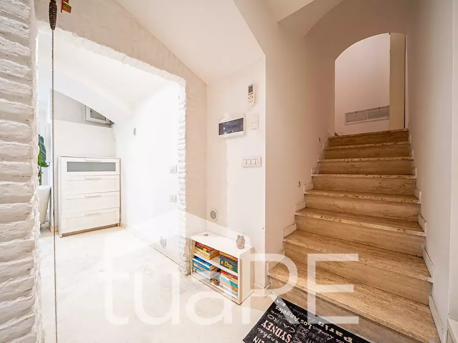 Immagine 7 di Appartamento in vendita  in Via Della Madonna Dei Monti a Roma
