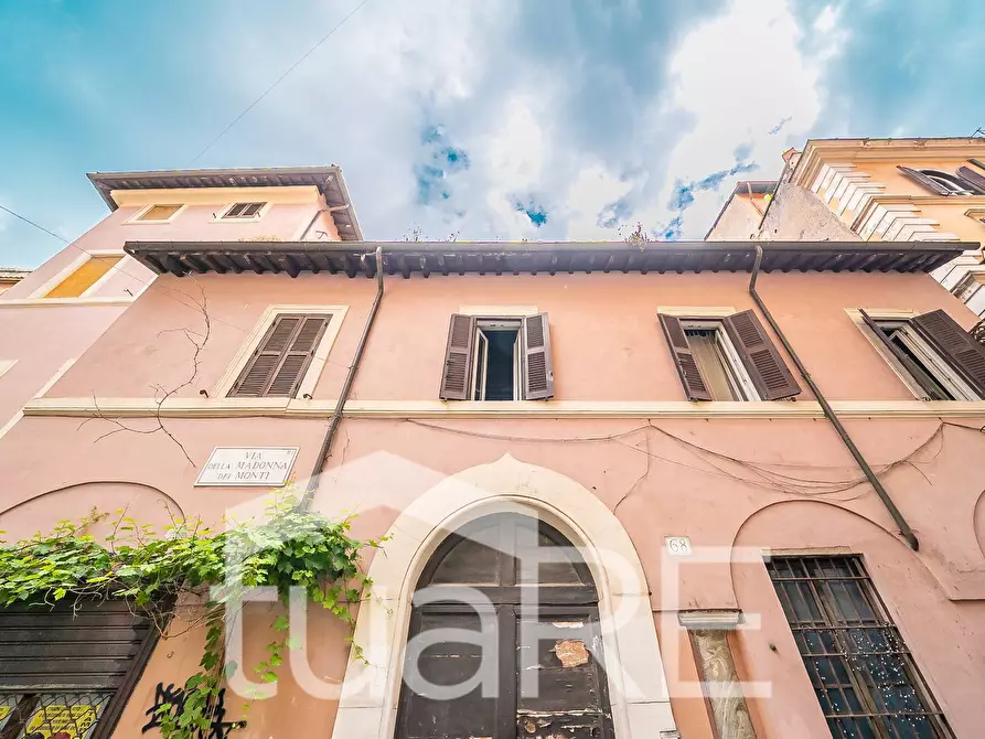 Immagine 14 di Appartamento in vendita  in Via Della Madonna Dei Monti a Roma