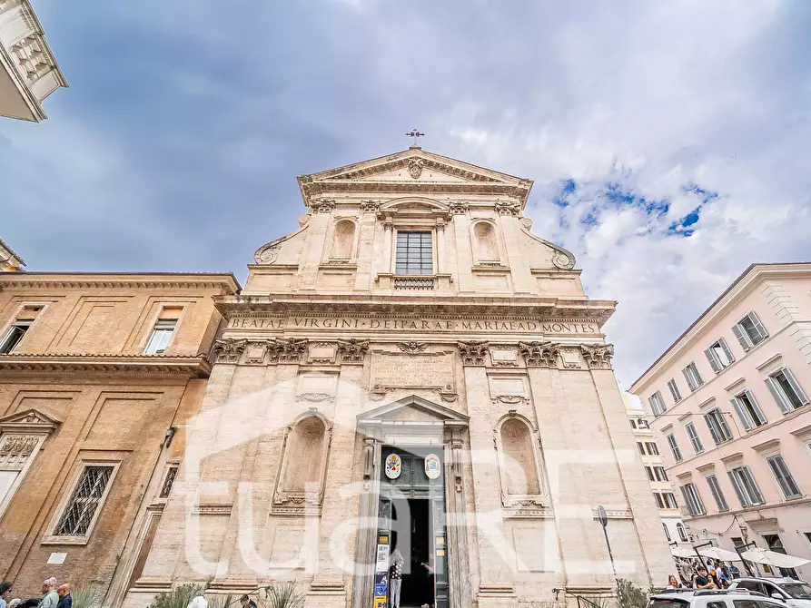 Immagine 16 di Appartamento in vendita  in Via Della Madonna Dei Monti a Roma