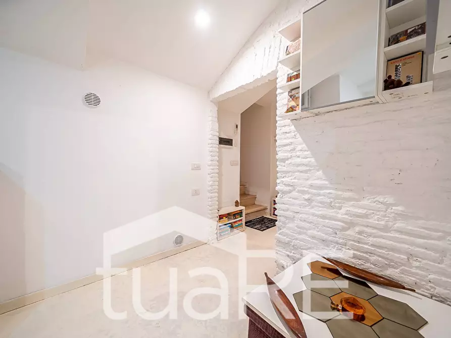 Immagine 18 di Appartamento in vendita  in Via Della Madonna Dei Monti a Roma