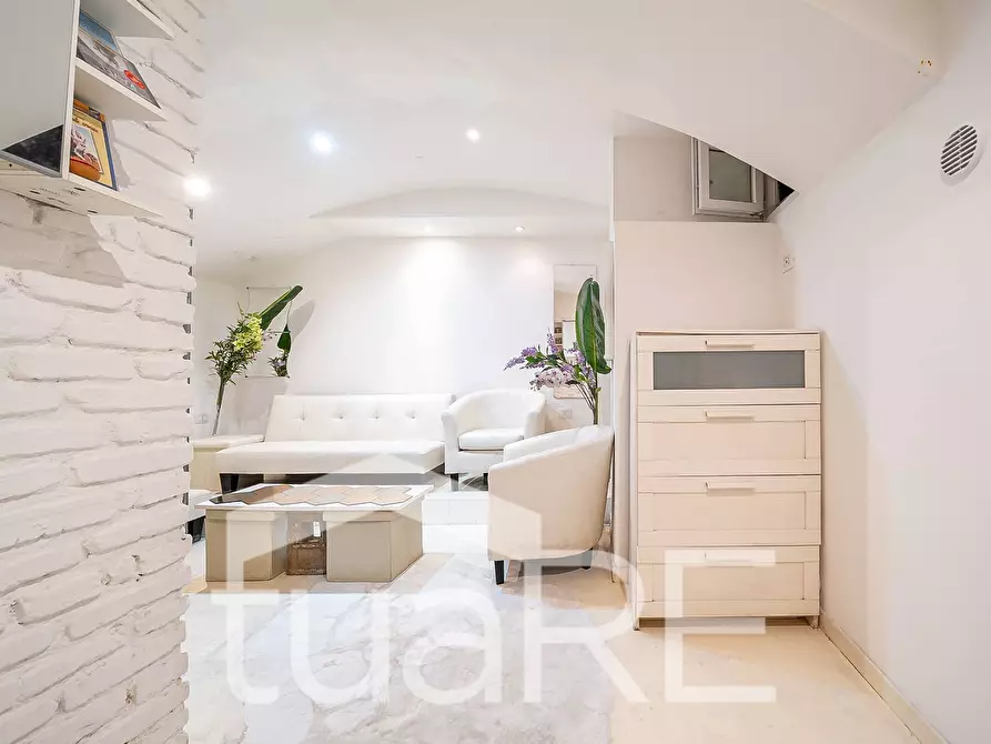Immagine 19 di Appartamento in vendita  in Via Della Madonna Dei Monti a Roma