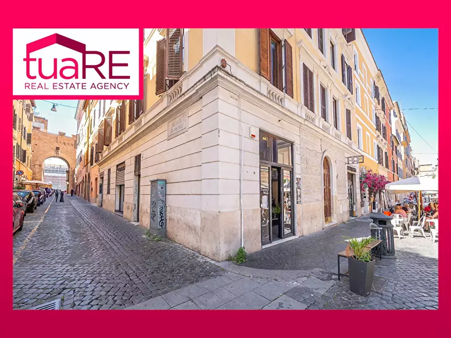 Immagine 1 di Negozio in vendita  in Borgo Pio a Roma