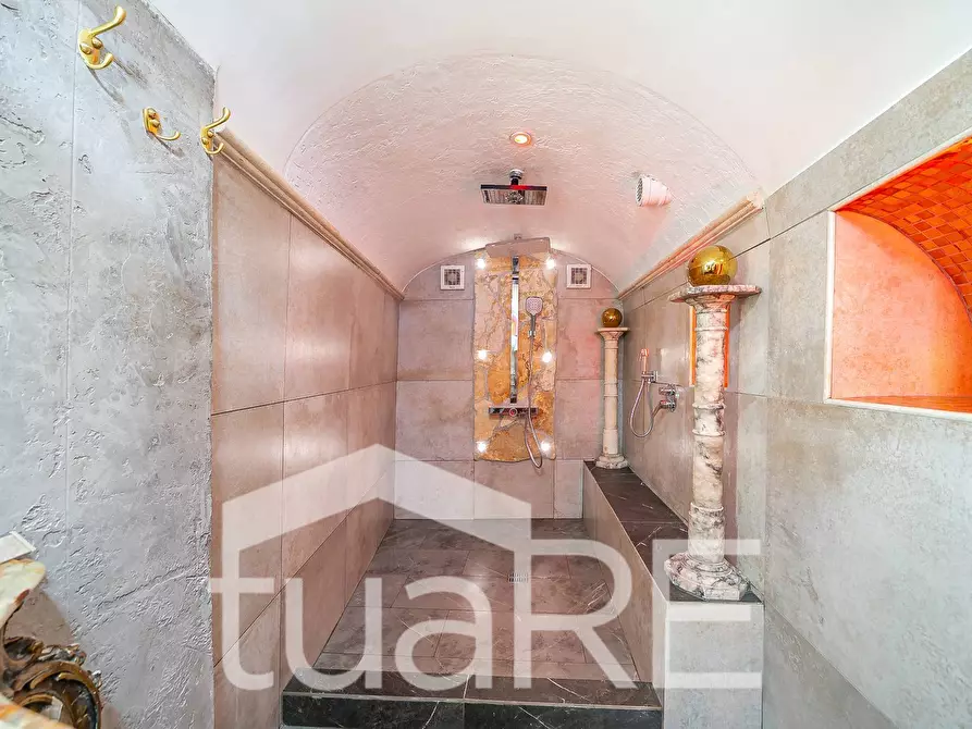 Immagine 16 di Appartamento in vendita  in Via Della Gensola a Roma