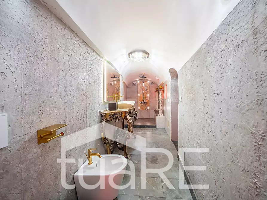 Immagine 18 di Appartamento in vendita  in Via Della Gensola a Roma
