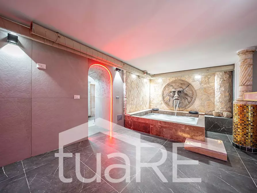 Immagine 22 di Appartamento in vendita  in Via Della Gensola a Roma