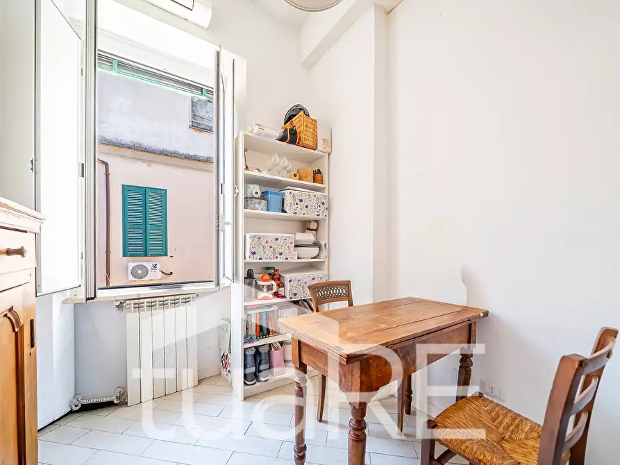 Immagine 3 di Appartamento in vendita  in Via Foscolo a Roma