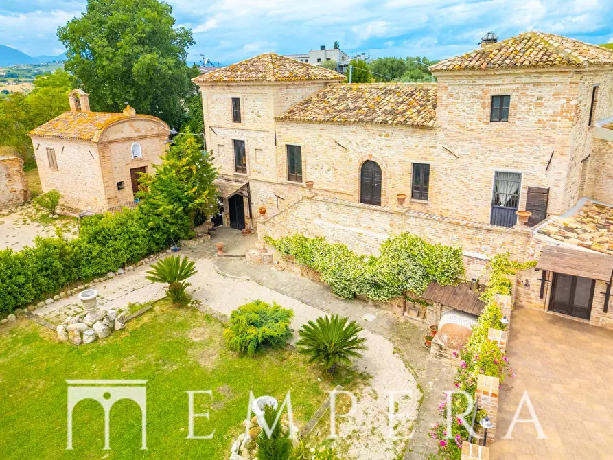 Immagine 31 di Palazzo in vendita  in via di Santa Maria Assunta a Mosciano Sant'angelo