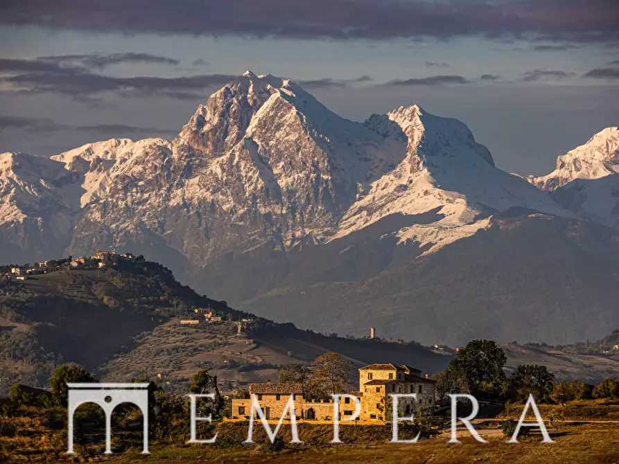 Immagine 36 di Palazzo in vendita  in via di Santa Maria Assunta a Mosciano Sant'angelo