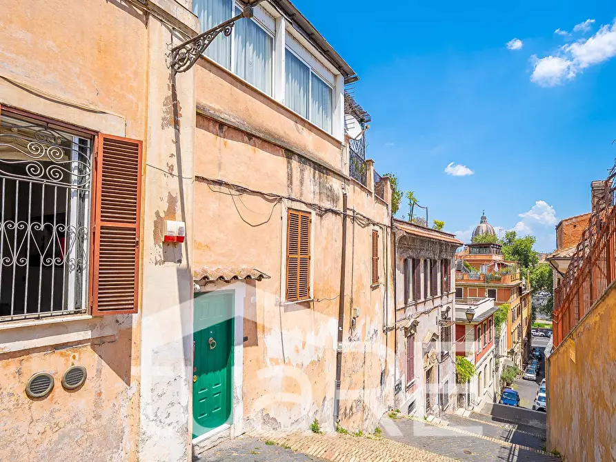 Immagine 9 di Appartamento in vendita  in Salita Di Sant'onofrio a Roma