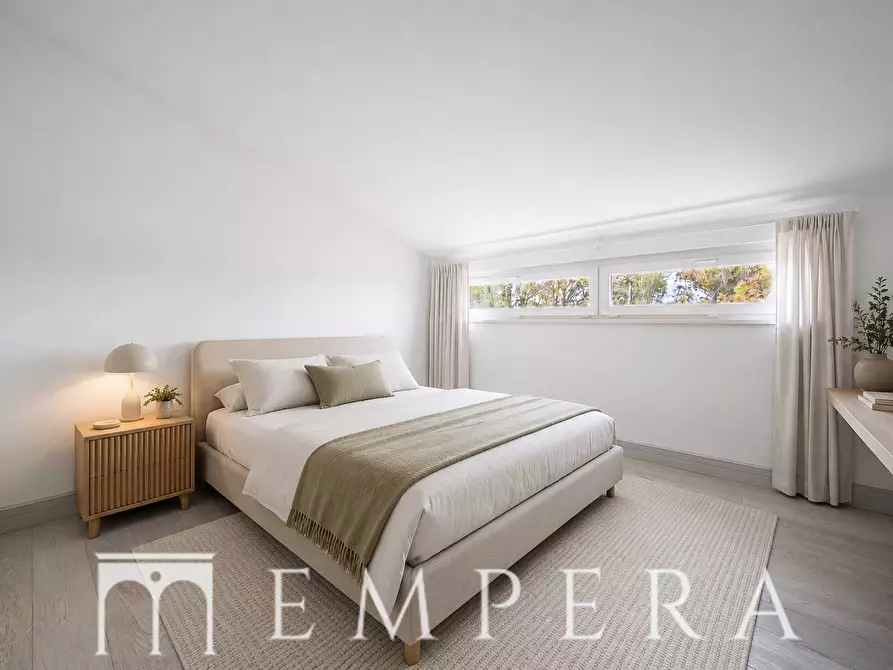 Immagine 6 di Villa in vendita  in via ardeatina a Roma