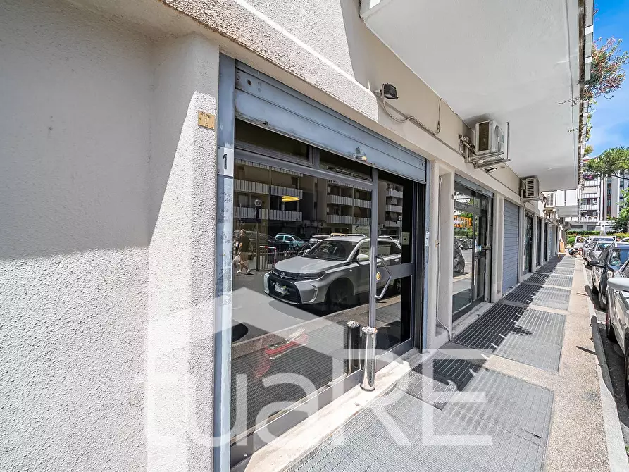 Immagine 11 di Negozio in vendita  in Via Del Forte Tiburtino a Roma
