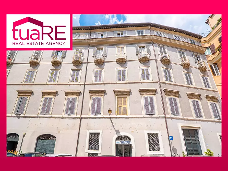 Immagine 1 di Appartamento in vendita  in Via Del Portico D'ottavia a Roma