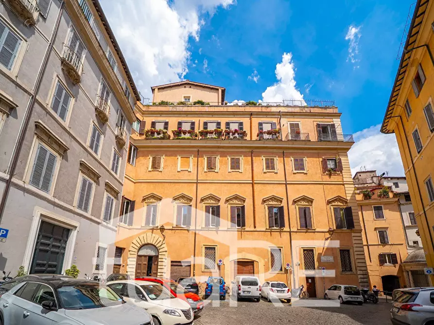 Immagine 4 di Appartamento in vendita  in Via Del Portico D'ottavia a Roma