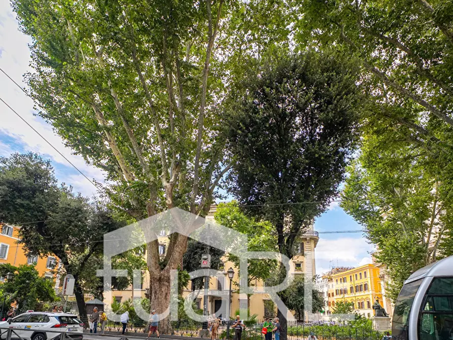 Immagine 7 di Appartamento in vendita  in Via Del Portico D'ottavia a Roma
