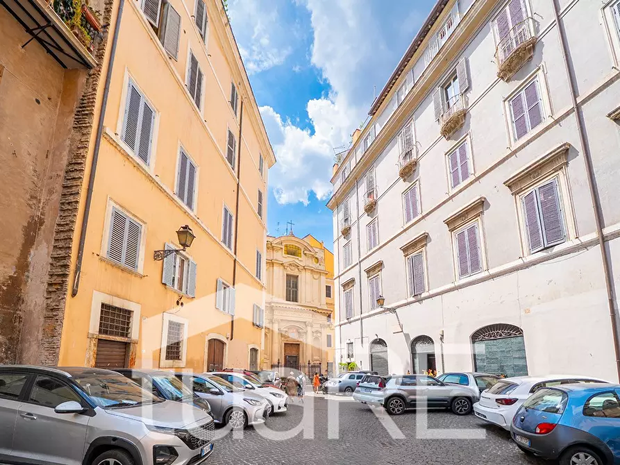 Immagine 8 di Appartamento in vendita  in Via Del Portico D'ottavia a Roma
