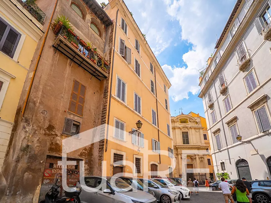 Immagine 17 di Appartamento in vendita  in Via Del Portico D'ottavia a Roma