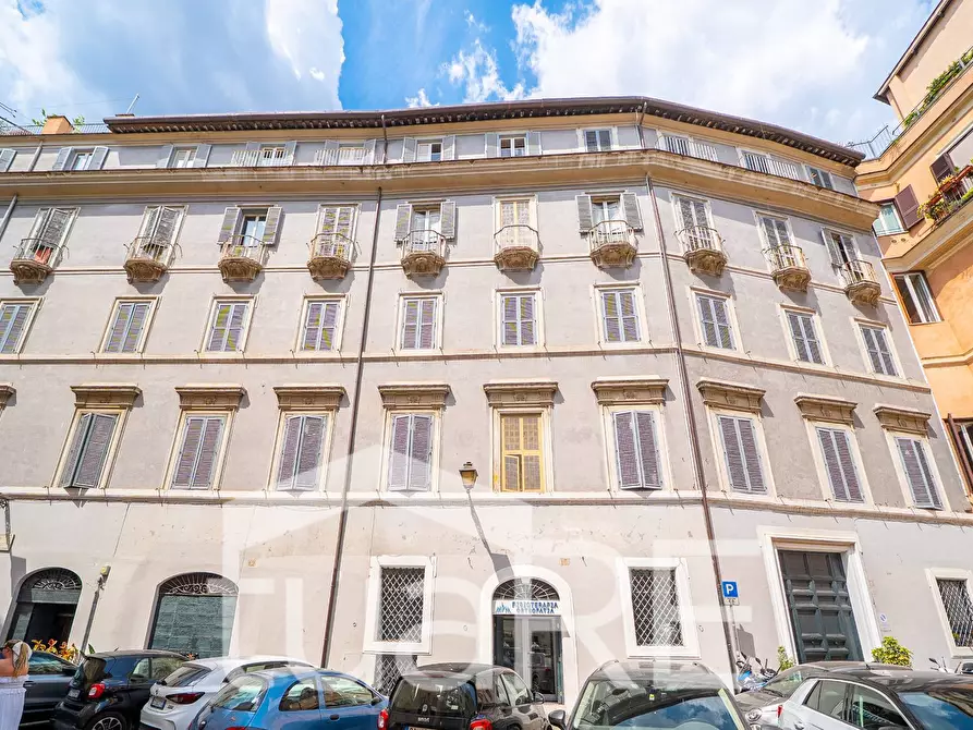 Immagine 18 di Appartamento in vendita  in Via Del Portico D'ottavia a Roma
