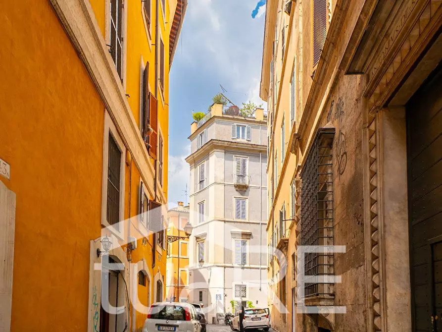 Immagine 19 di Appartamento in vendita  in Via Del Portico D'ottavia a Roma