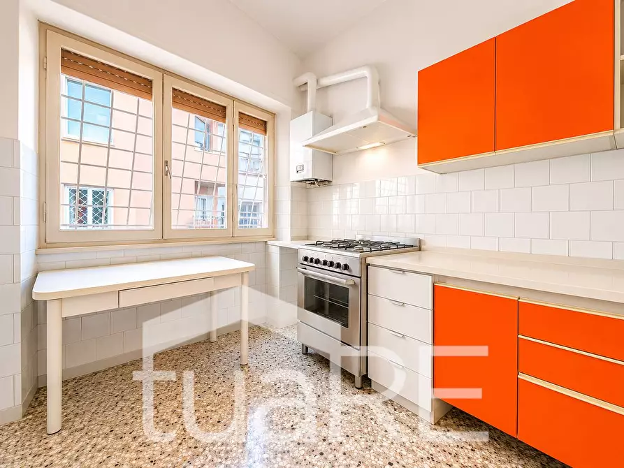 Immagine 15 di Appartamento in vendita  in Viale Platone a Roma