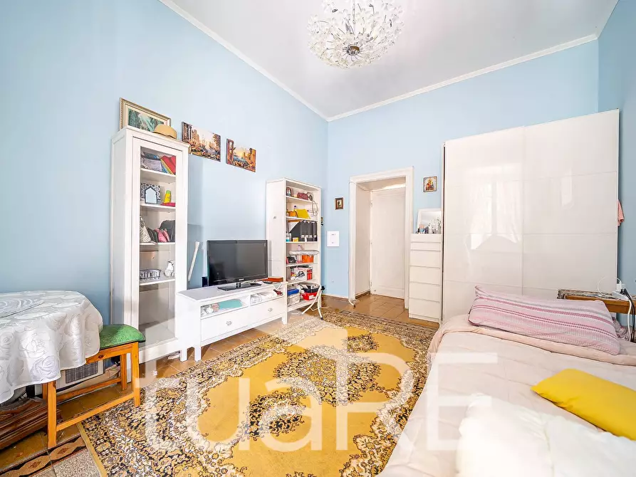 Immagine 3 di Appartamento in vendita  in Via Sebino a Roma