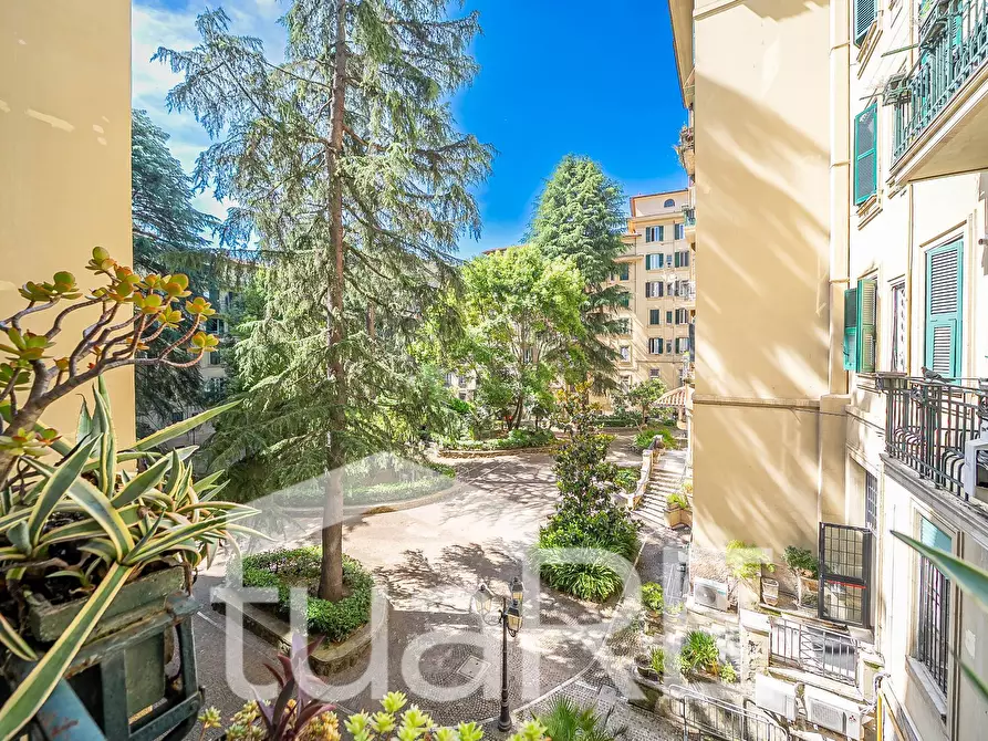 Immagine 13 di Appartamento in vendita  in Via Sebino a Roma