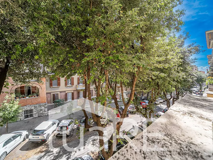 Immagine 14 di Appartamento in vendita  in Via Sebino a Roma