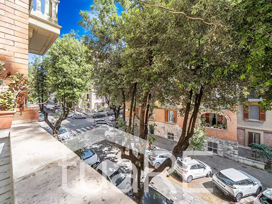 Immagine 15 di Appartamento in vendita  in Via Sebino a Roma