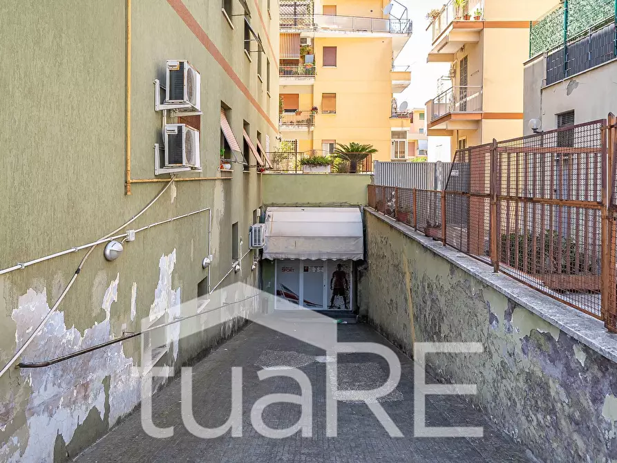 Immagine 29 di Negozio in vendita  in Largo Arturo Donaggio a Roma