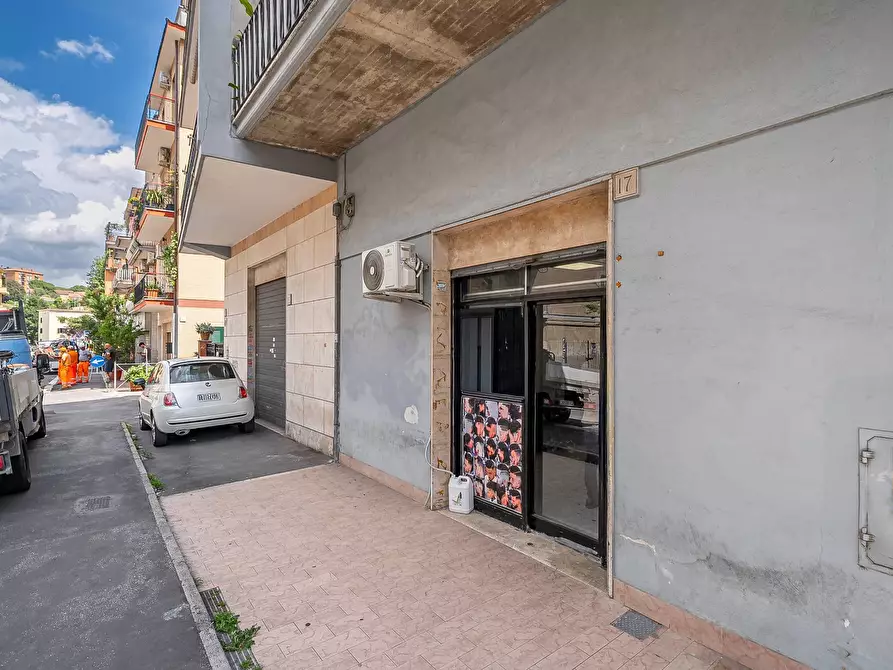 Immagine 6 di Negozio in vendita  in Via Del Monte Delle Capre a Roma