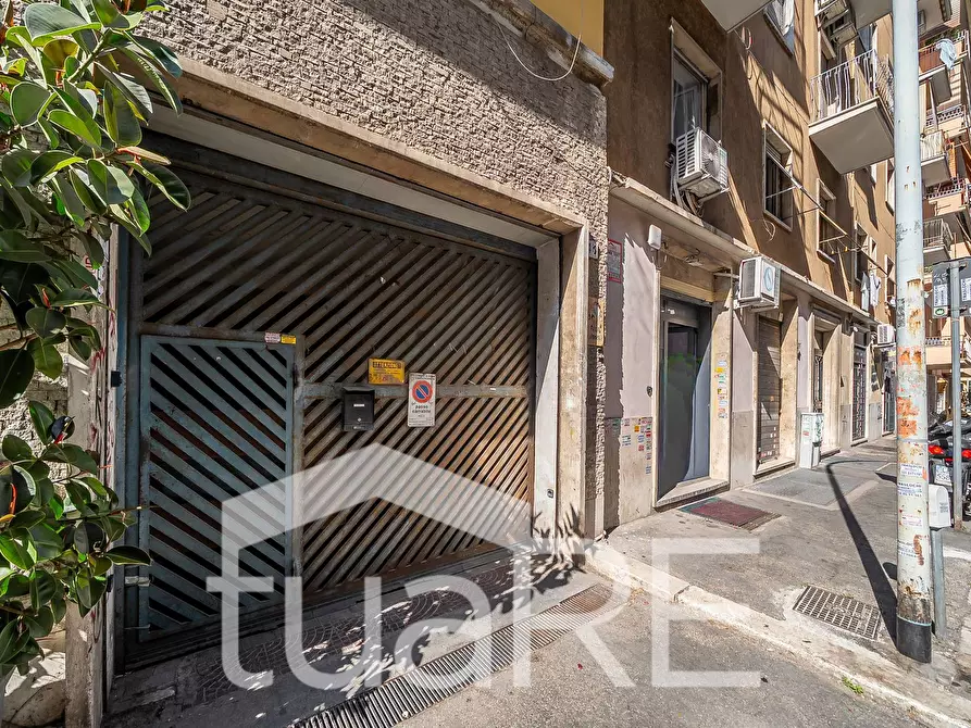 Immagine 12 di Box auto in vendita  in Via Genzano a Roma