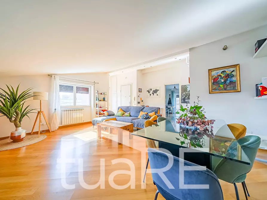 Immagine 2 di Appartamento in vendita  in Via Erbusco a Roma