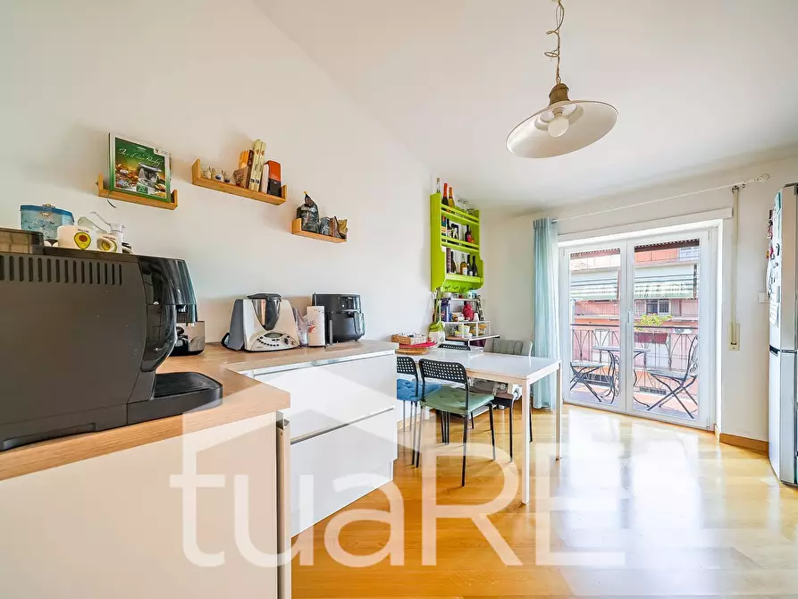 Immagine 4 di Appartamento in vendita  in Via Erbusco a Roma