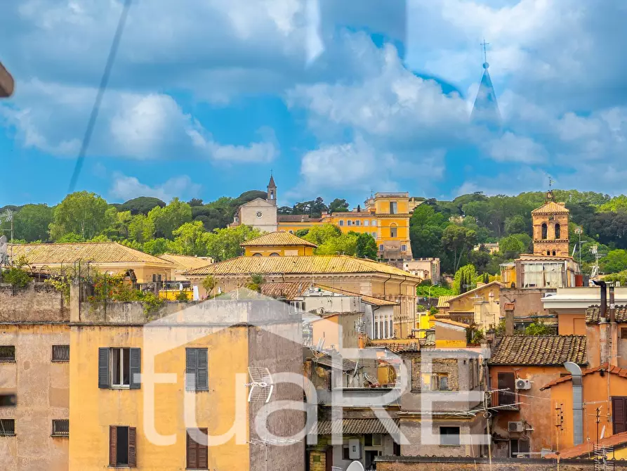 Immagine 15 di Attico in vendita  in Piazza Di Santa Maria In Trastevere a Roma