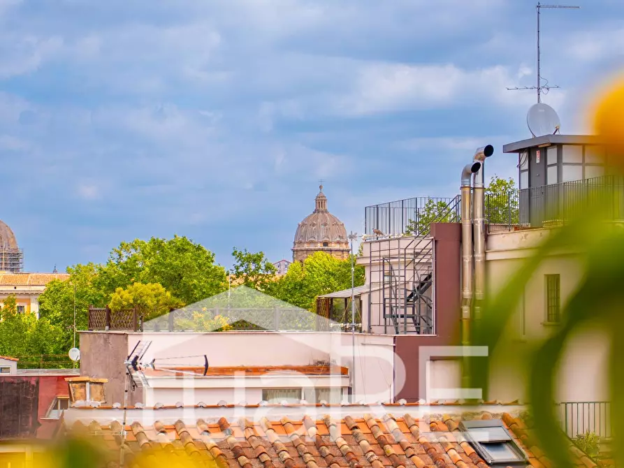 Immagine 19 di Attico in vendita  in Piazza Di Santa Maria In Trastevere a Roma