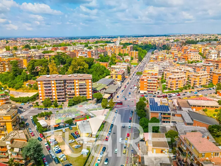 Immagine 8 di Appartamento in vendita  in Via San Melchiade Papa a Roma