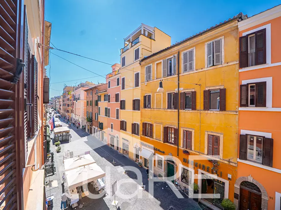 Immagine 2 di Appartamento in vendita  in Borgo Pio a Roma