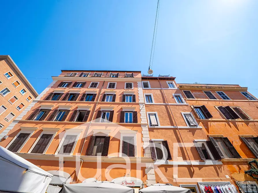 Immagine 22 di Appartamento in vendita  in Borgo Pio a Roma