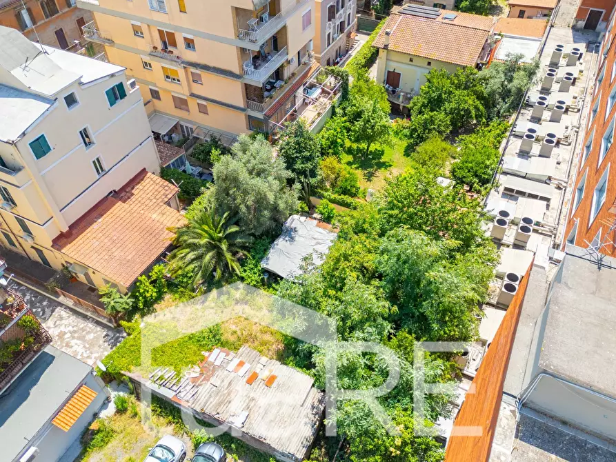 Immagine 3 di Terreno residenziale in vendita  in Via Dei Prati Della Farnesina a Roma