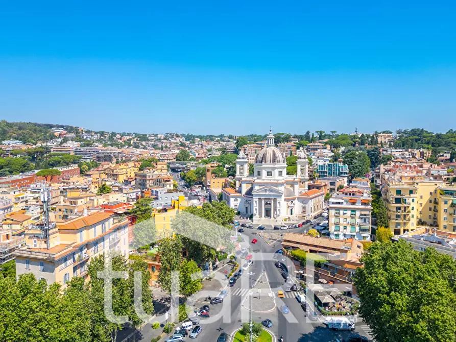 Immagine 4 di Appartamento in vendita  in Piazzale Di Ponte Milvio a Roma