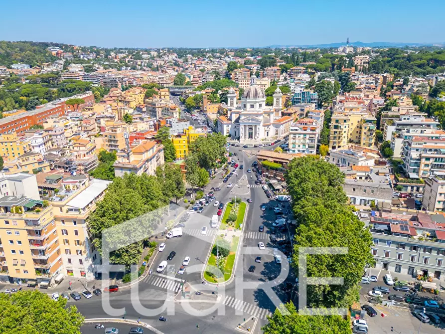 Immagine 6 di Appartamento in vendita  in Piazzale Di Ponte Milvio a Roma