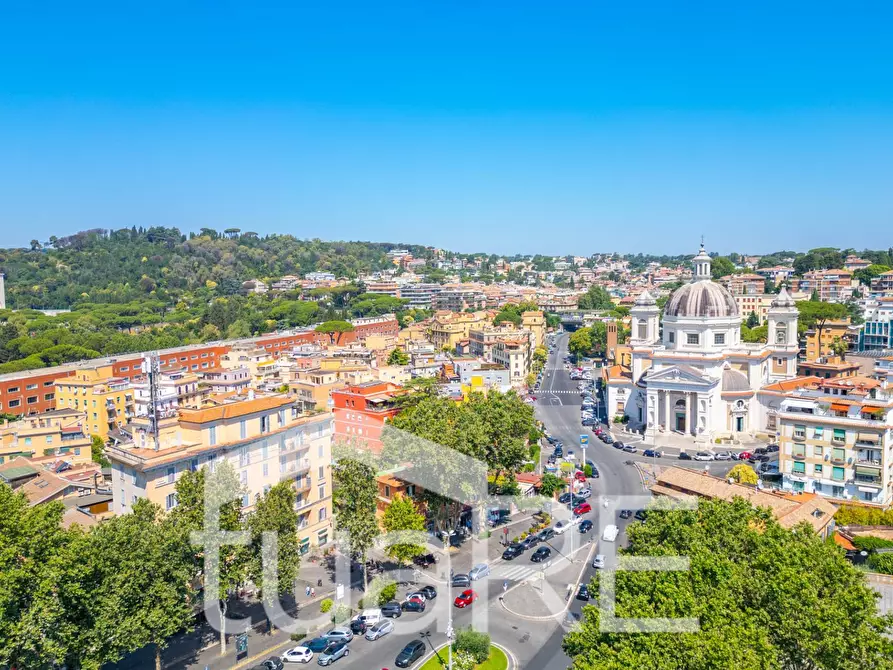 Immagine 12 di Appartamento in vendita  in Piazzale Di Ponte Milvio a Roma