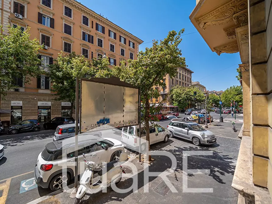 Immagine 28 di Appartamento in vendita  in Via Crescenzio a Roma