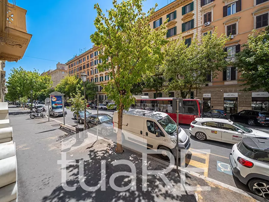 Immagine 30 di Appartamento in vendita  in Via Crescenzio a Roma