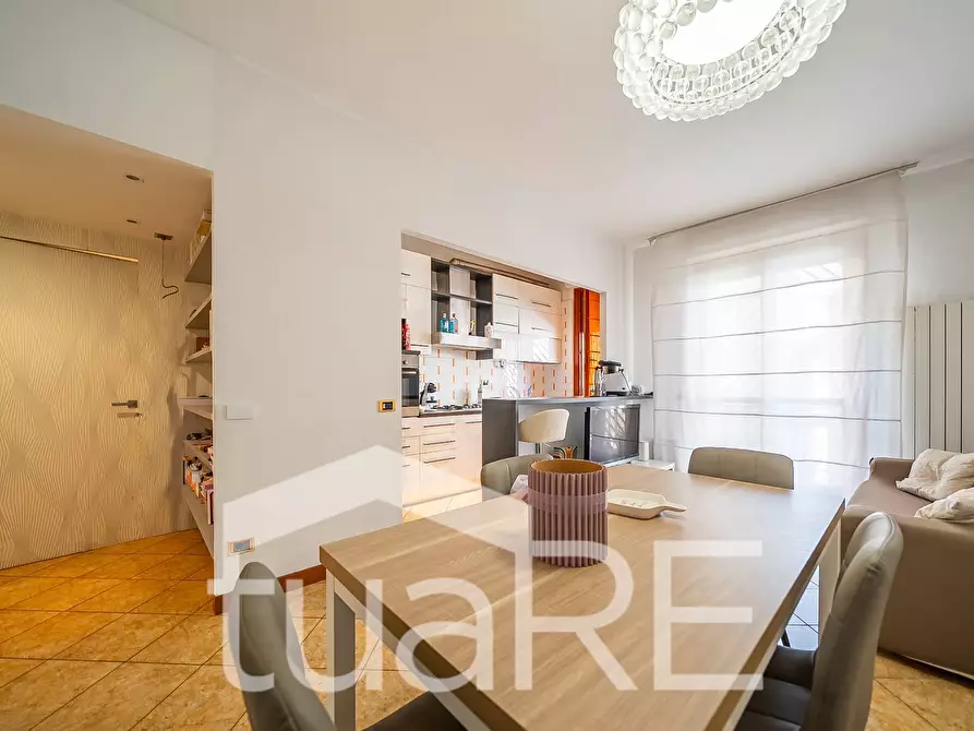 Immagine 2 di Appartamento in vendita  in Via Dei Gozzadini a Roma