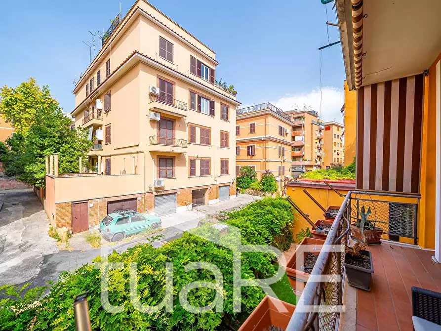 Immagine 7 di Appartamento in vendita  in Via Dei Gozzadini a Roma